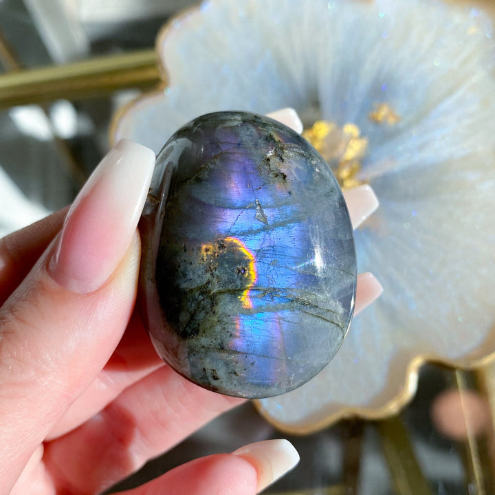 Big, Flashy Labradorite Pebble Stone