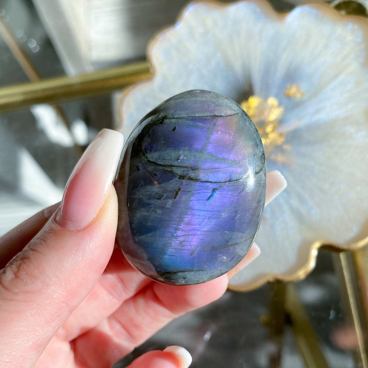 Big, Flashy Labradorite Pebble Stone