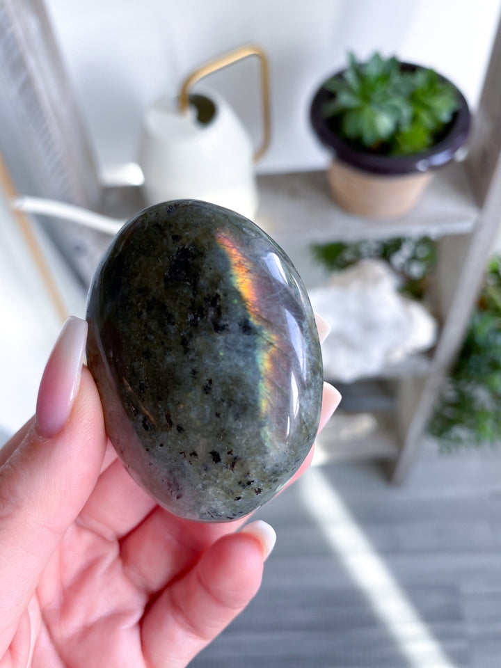 Squinty Eye Sunset Labradorite Palm Stone #4