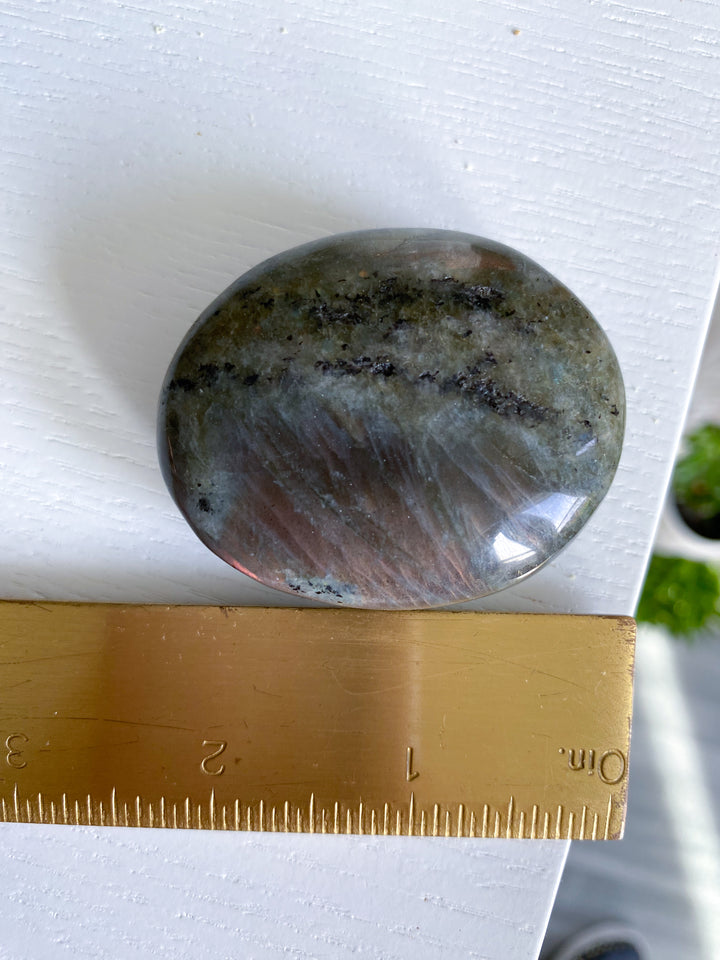 Squinty Eye Sunset Labradorite Palm Stone #4