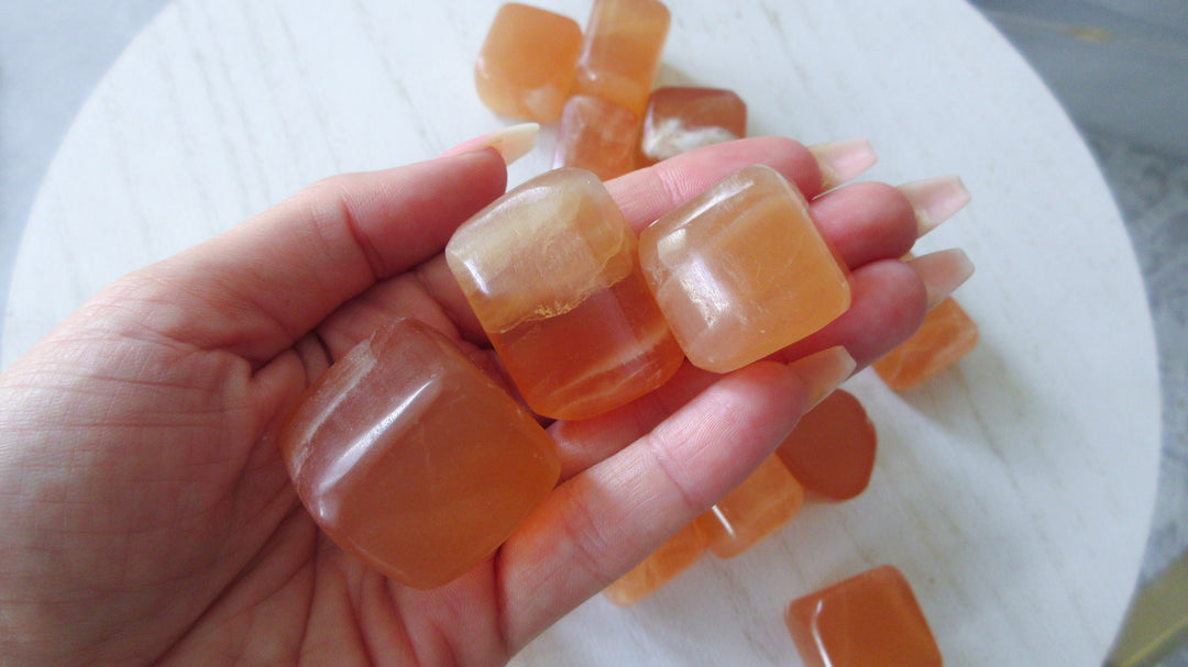 SPUNKY Honey Calcite Tumble Stone