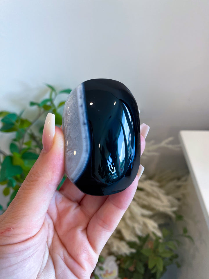 Black Agate Palm Stone 