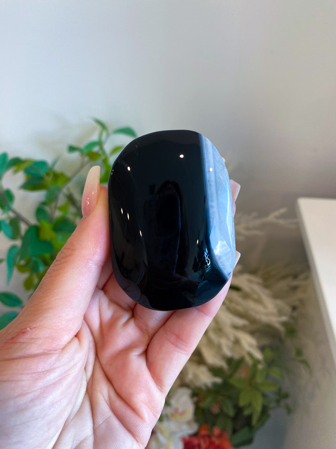 Black Agate Palm Stone 