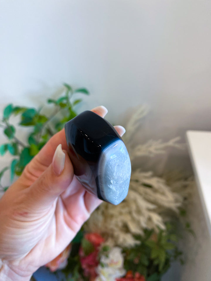 Black Agate Palm Stone 