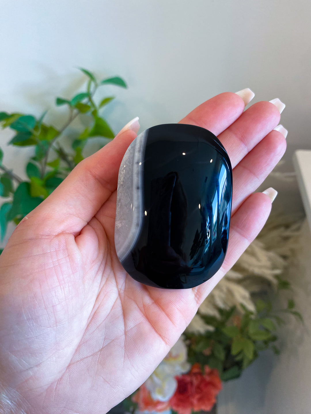 Black Agate Palm Stone 