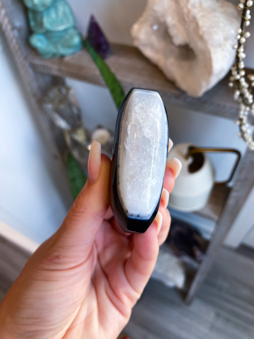 Black Agate Palm Stone 
