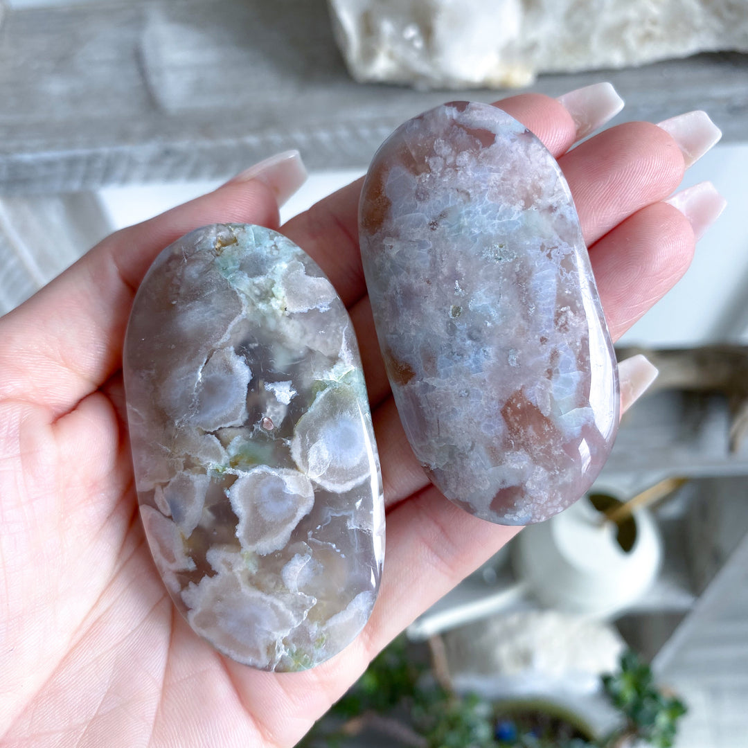 Narrow Flower Agate Palm Stone