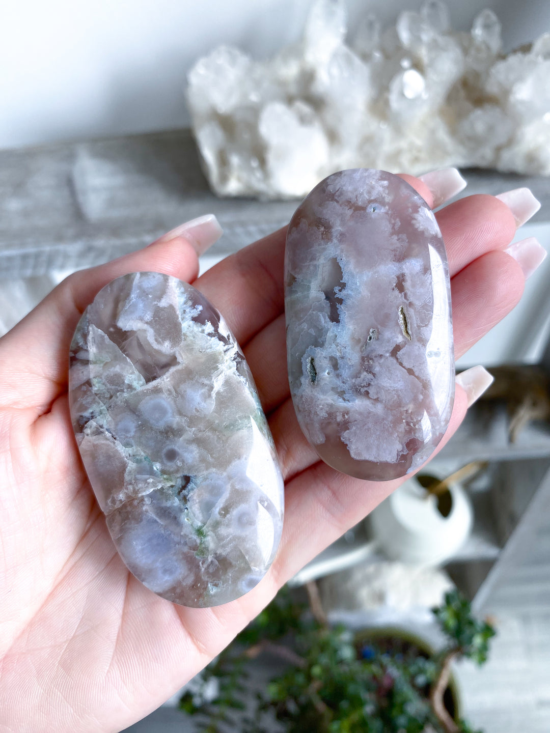 Narrow Flower Agate Palm Stone