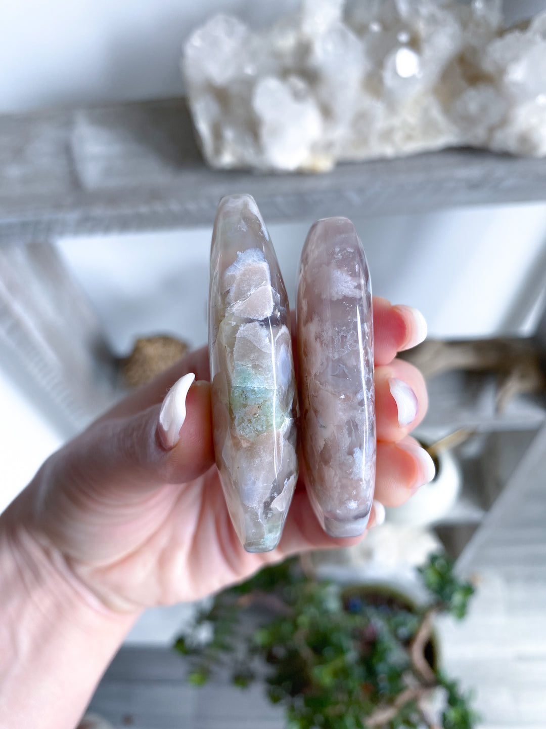 Narrow Flower Agate Palm Stone