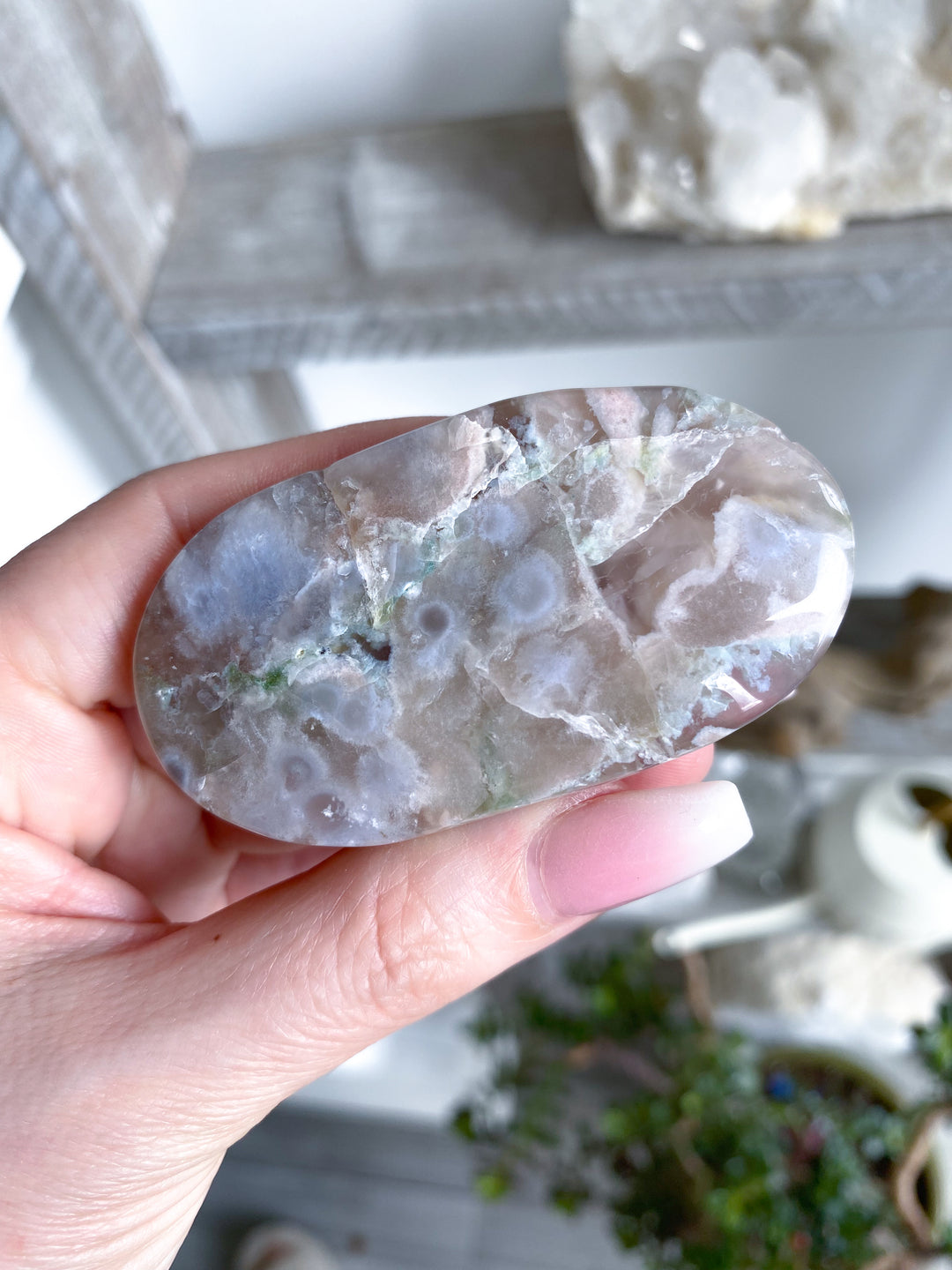 Narrow Flower Agate Palm Stone