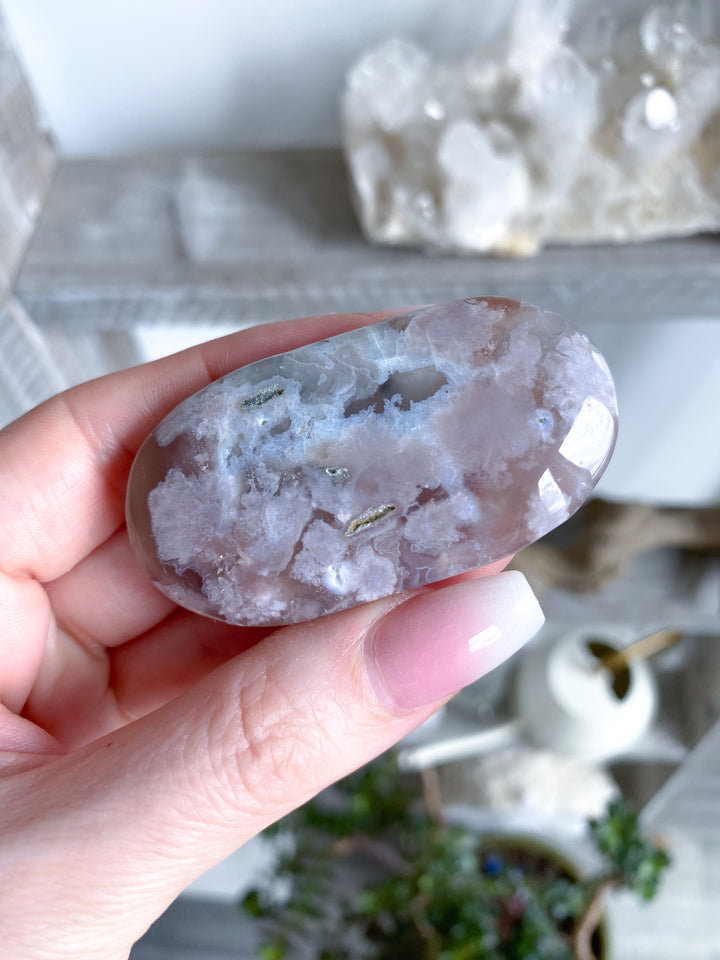 Narrow Flower Agate Palm Stone