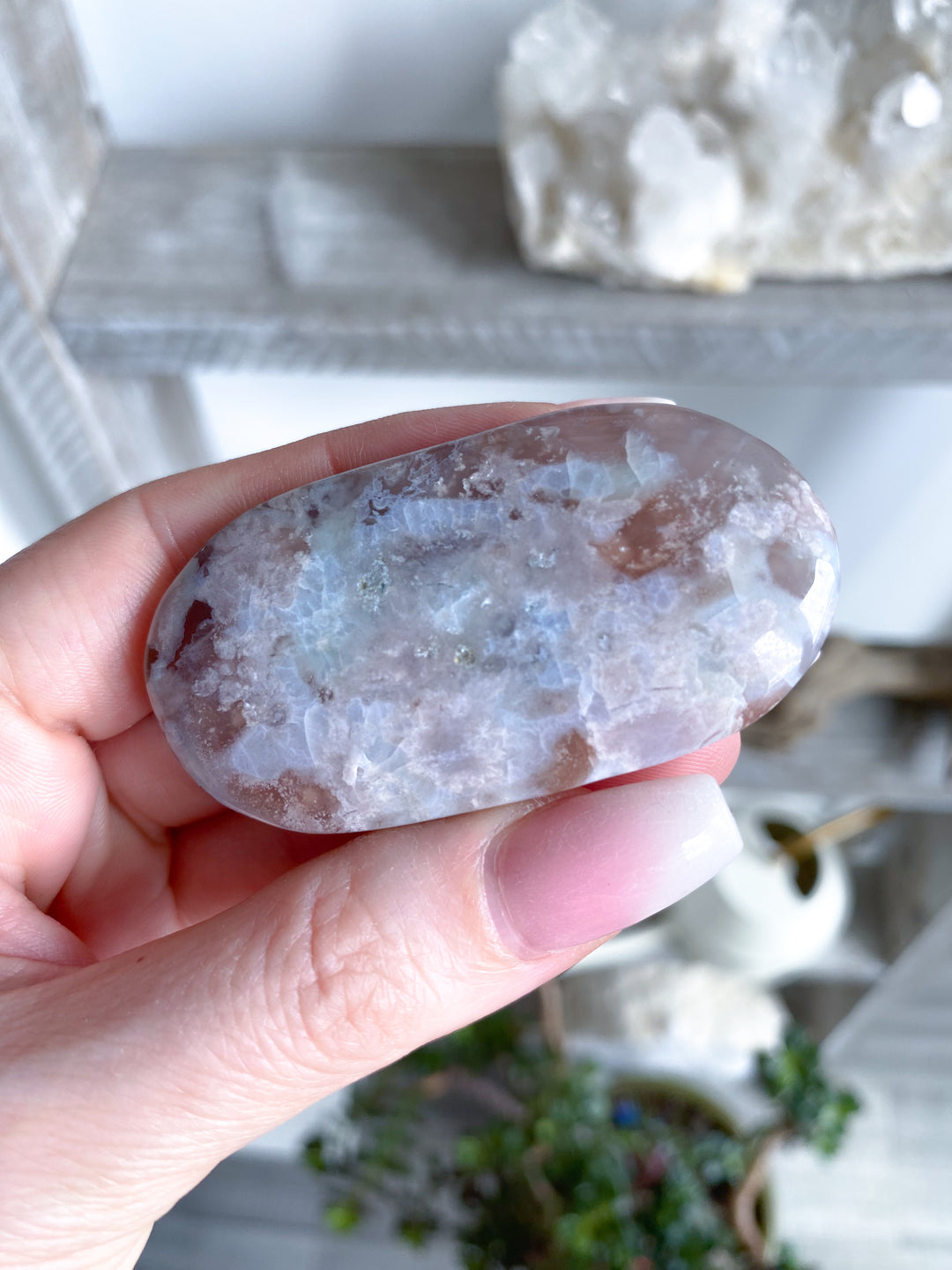 Narrow Flower Agate Palm Stone
