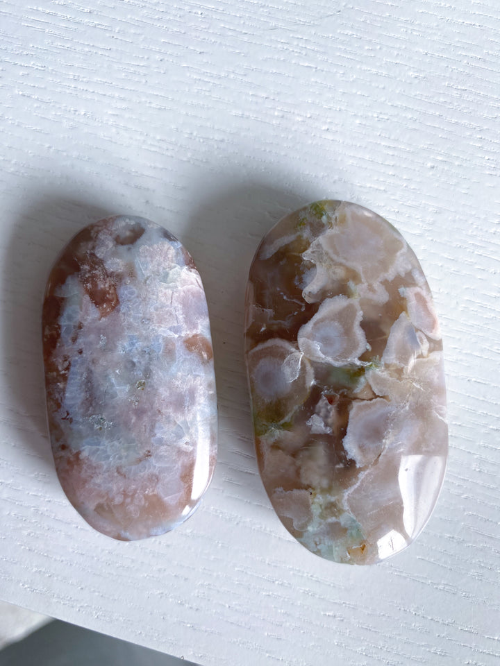 Narrow Flower Agate Palm Stone