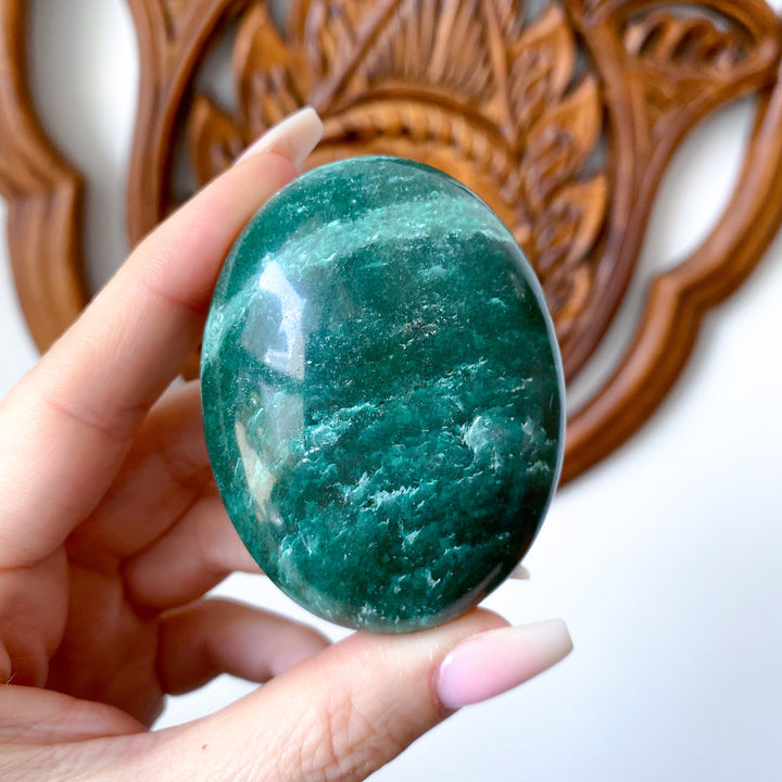 Bright Green Aventurine Palm Stone #4
