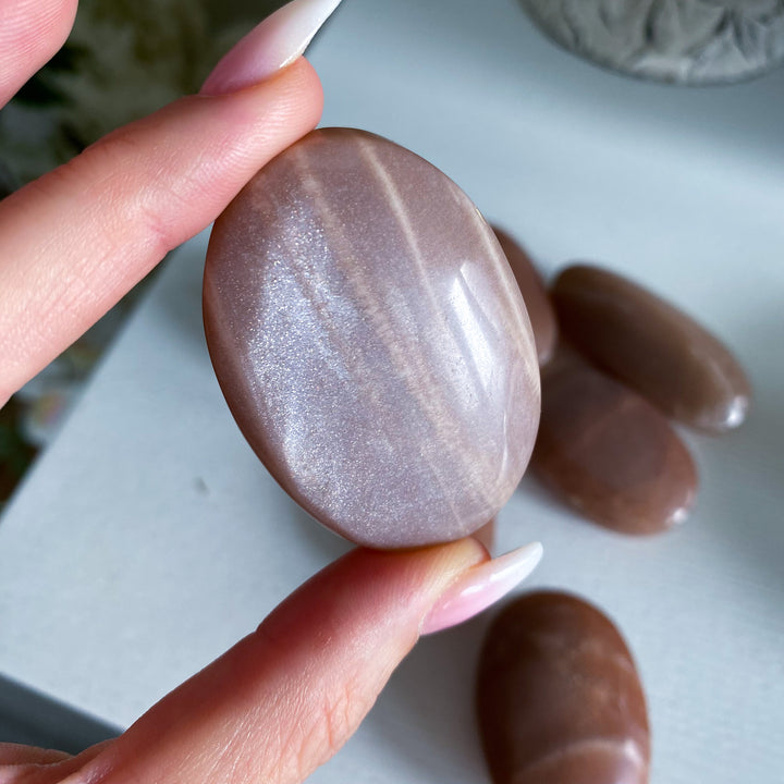 Small Flashy Peach Moonstone Palm