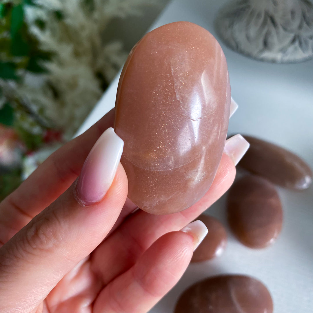 Small Flashy Peach Moonstone Palm