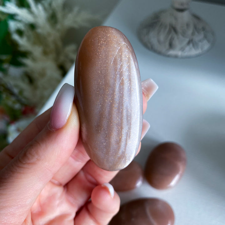 Small Flashy Peach Moonstone Palm