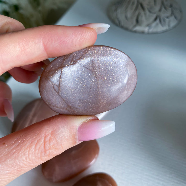 Small Flashy Peach Moonstone Palm