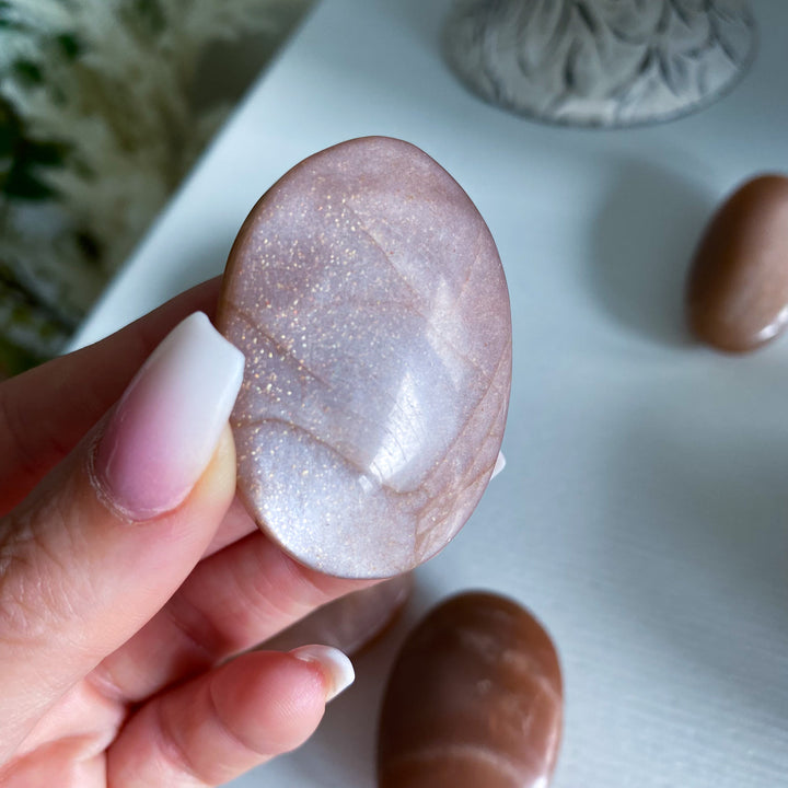 Small Flashy Peach Moonstone Palm