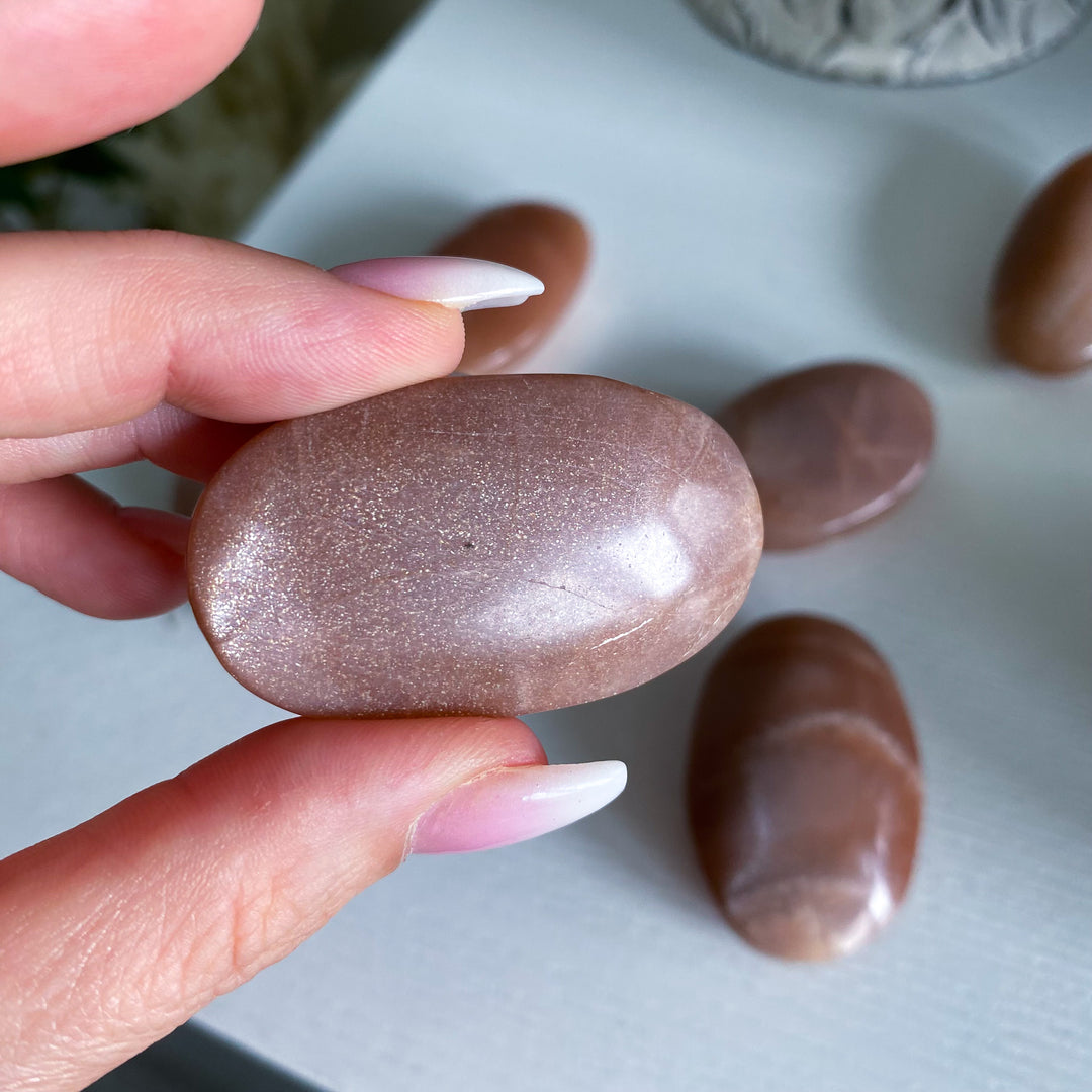 Small Flashy Peach Moonstone Palm
