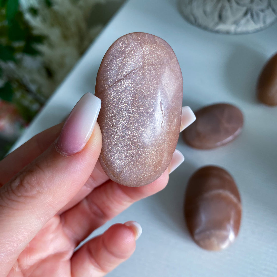 Small Flashy Peach Moonstone Palm