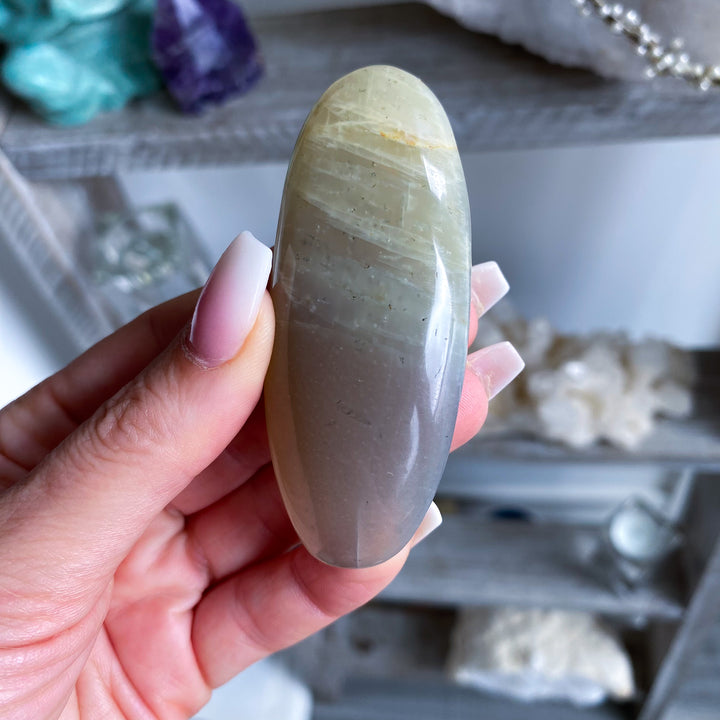 Long Moonstone Palm 