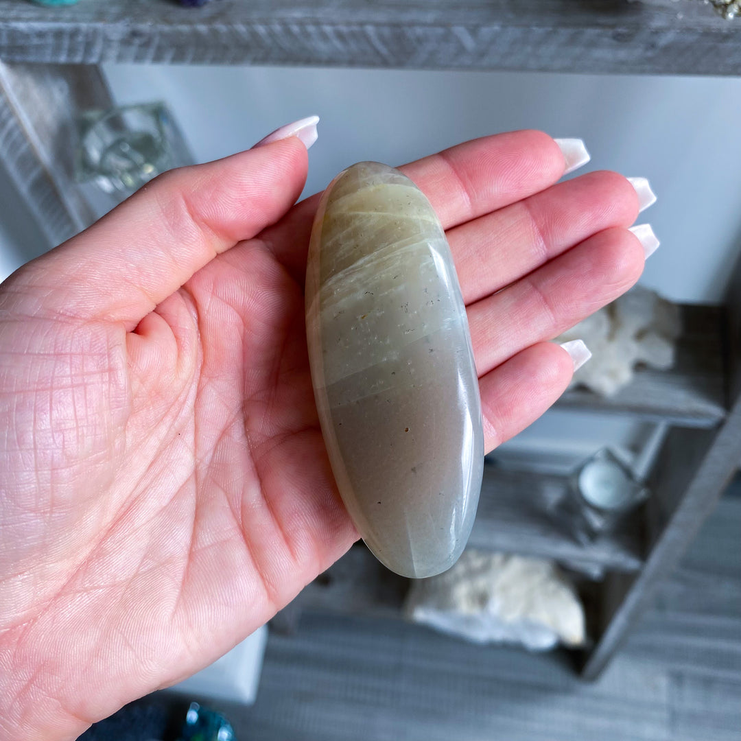 Long Moonstone Palm 
