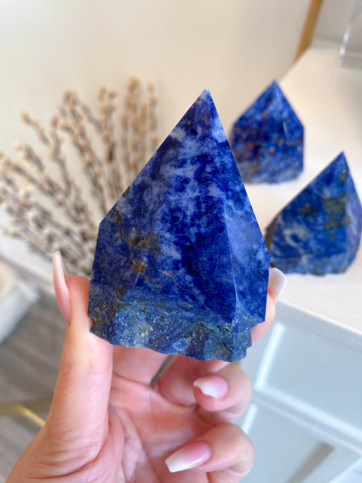 Standard Sodalite Top Polish Point