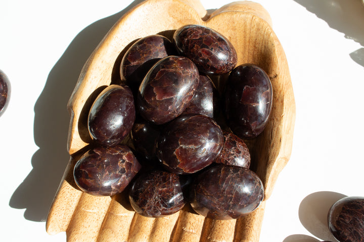 High Quality Garnet Small Palm