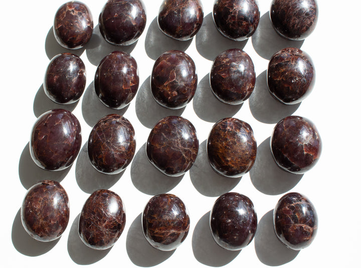 High Quality Garnet Small Palm