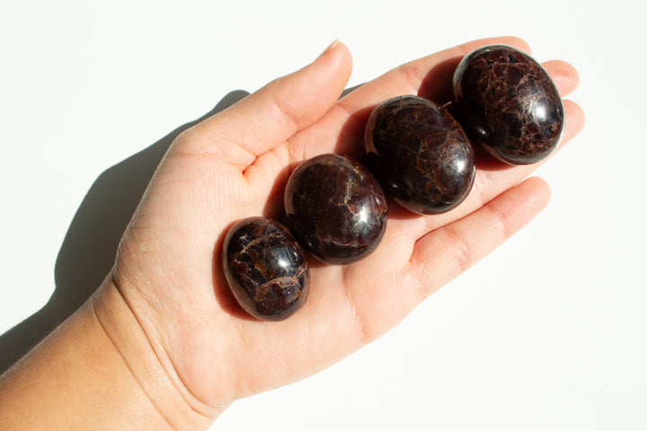 High Quality Garnet Small Palm