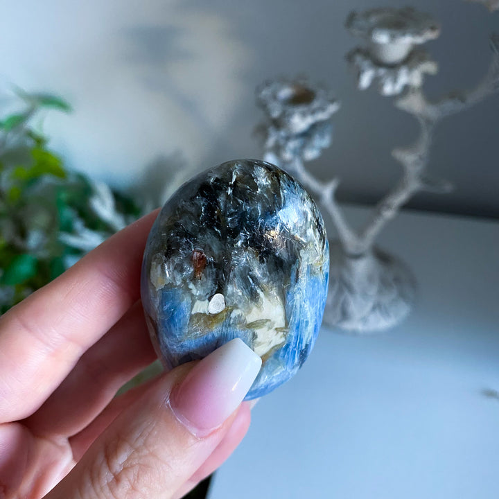 Blue Kyanite Palm 