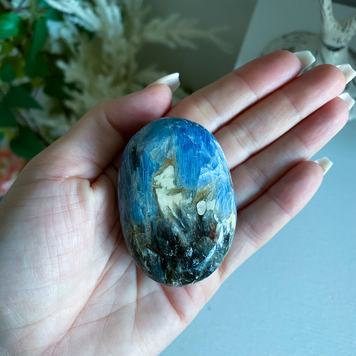 Blue Kyanite Palm 