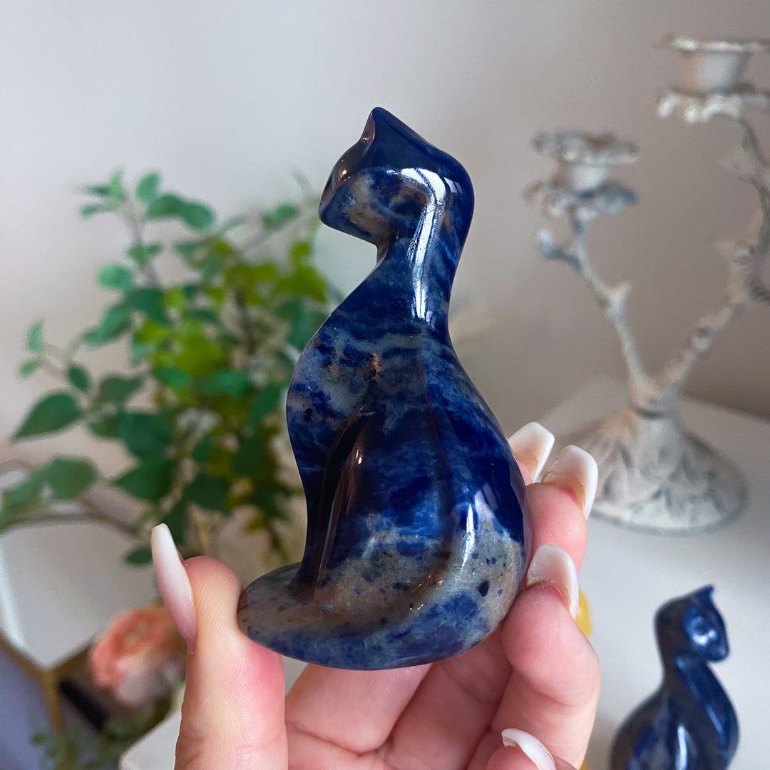 Elegant Cat Carving