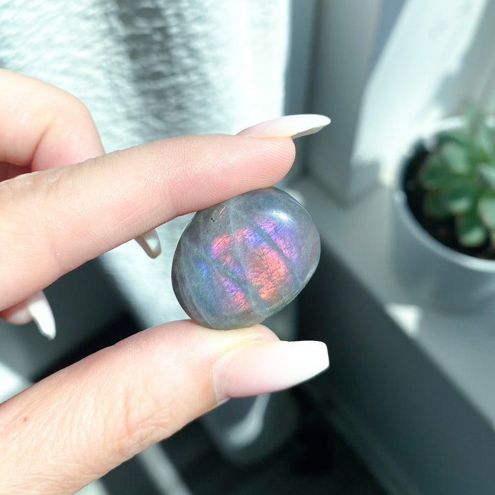 Small, Flashy Sunset Labradorite Pebble Stone