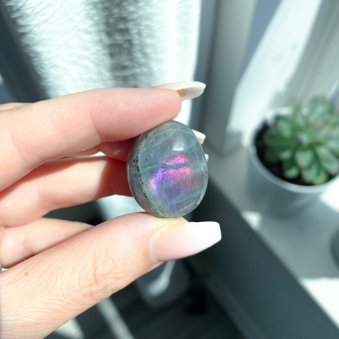 Small, Flashy Sunset Labradorite Pebble Stone