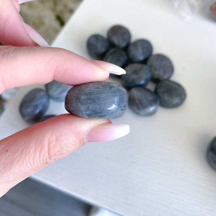 Small, Flashy Sunset Labradorite Pebble Stone