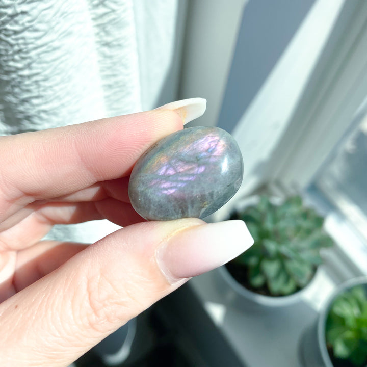 Small, Flashy Sunset Labradorite Pebble Stone