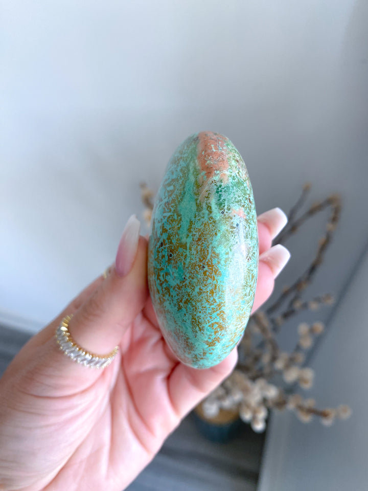 Unique Peruvian Turquoise Palm Stone 