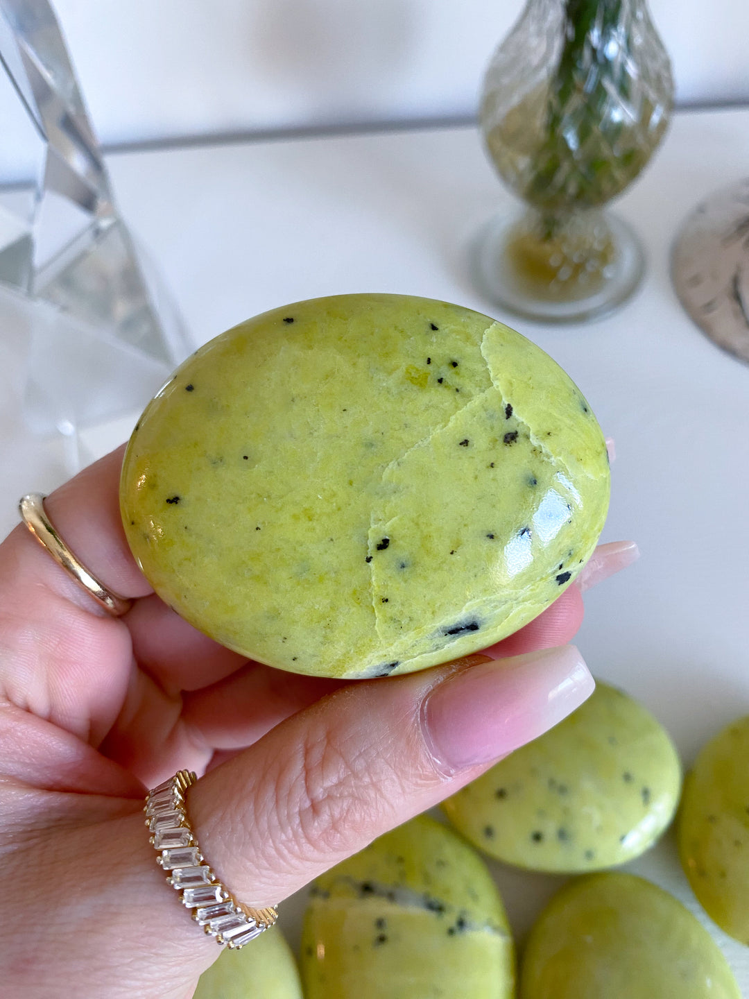 Spotted Serpentine Palm Stone - Lime Green