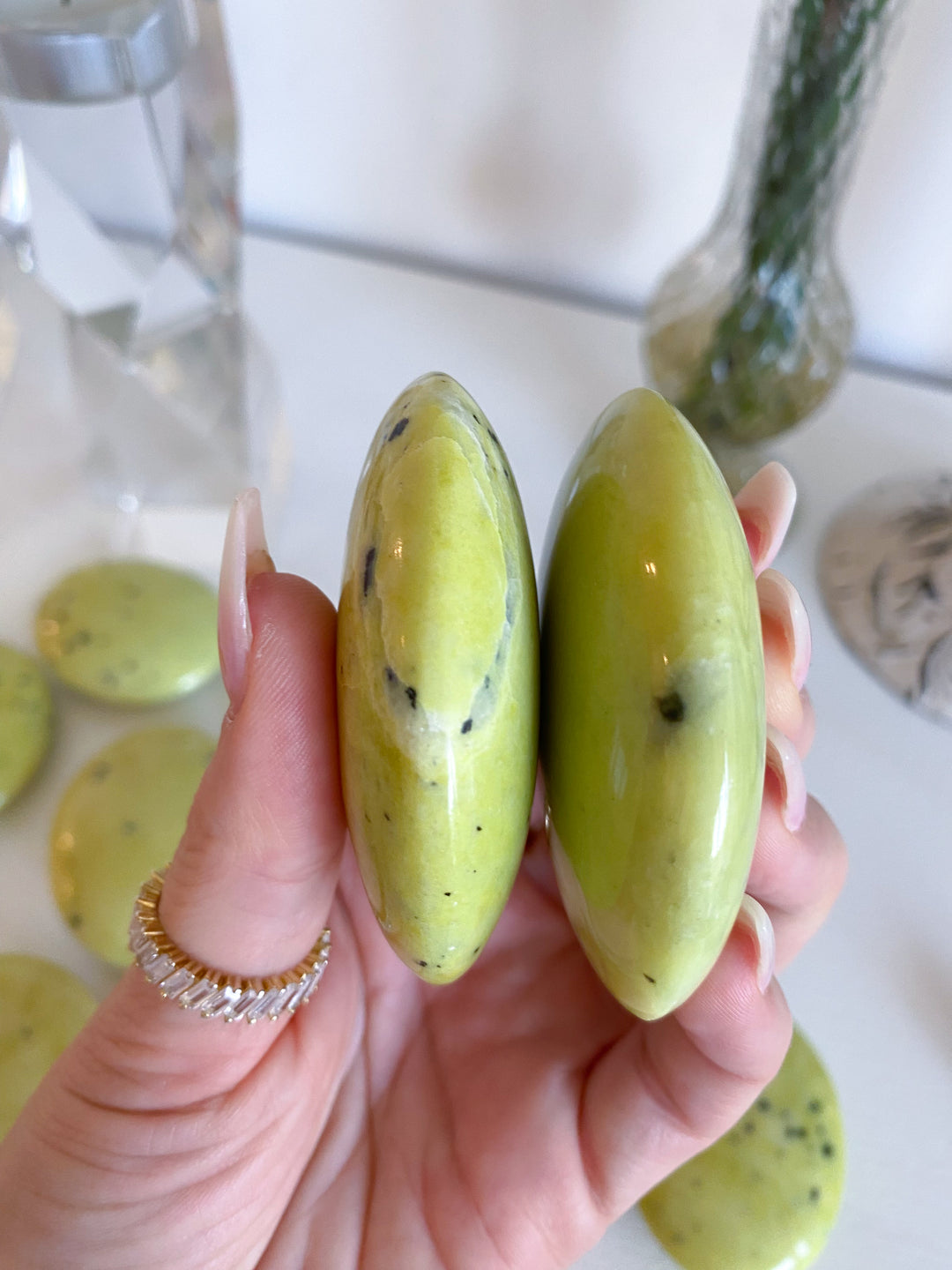 Spotted Serpentine Palm Stone - Lime Green