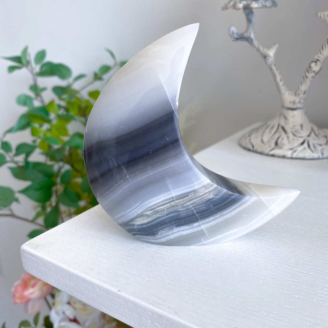 Gray Banded Onyx Standing Moon 