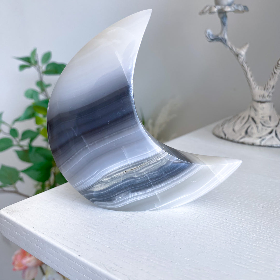 Gray Banded Onyx Standing Moon 