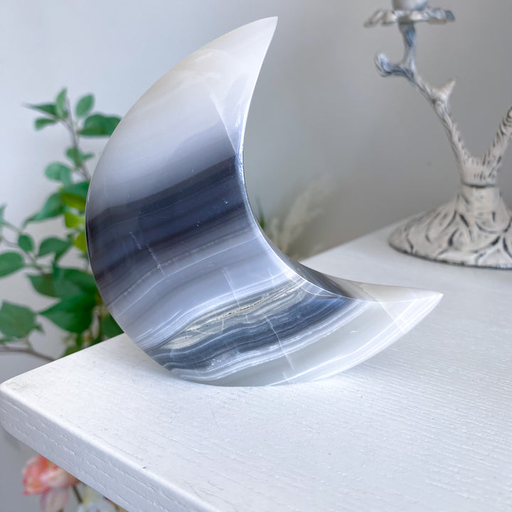 Gray Banded Onyx Standing Moon 