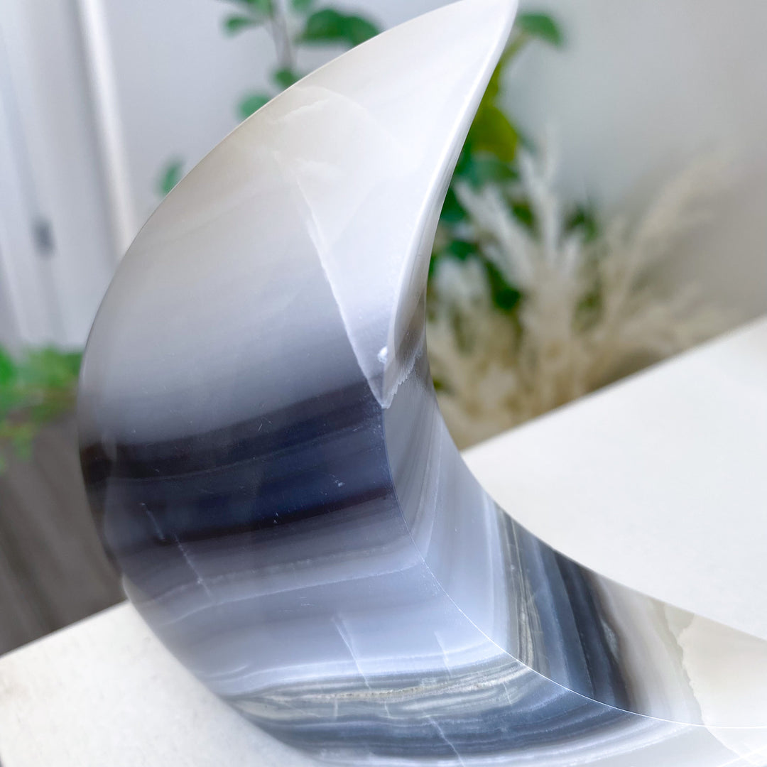 Gray Banded Onyx Standing Moon 