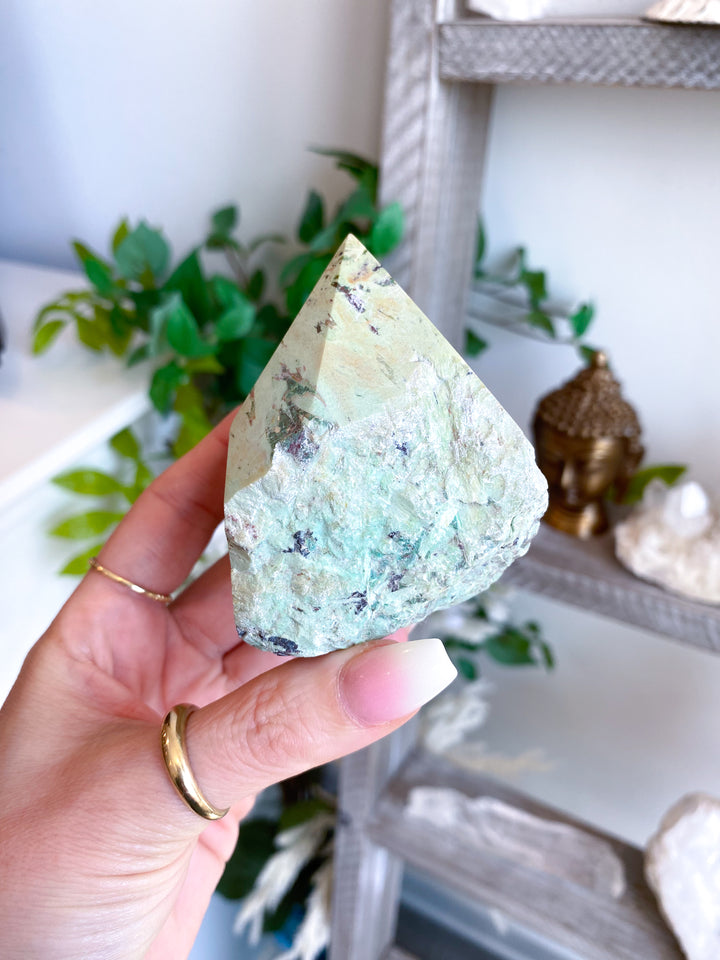 Peruvian Turquoise Top Polish Point #12