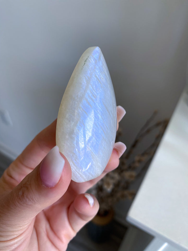 Small Blue Flash Moonstone Flame 