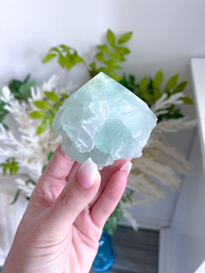 Minty Green Fluorite Tower Point - Balance - Intellect - Protection - Aura Cleanse - Communication - Visions