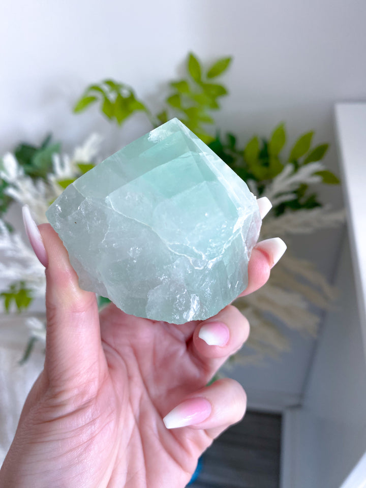 Minty Green Fluorite Tower Point - Balance - Intellect - Protection - Aura Cleanse - Communication - Visions