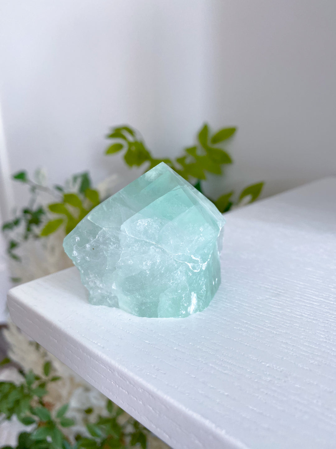 Minty Green Fluorite Tower Point - Balance - Intellect - Protection - Aura Cleanse - Communication - Visions